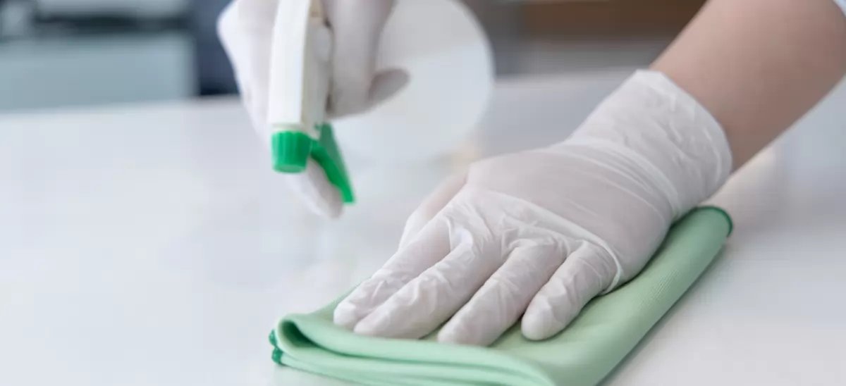 Cleaning a benchtop